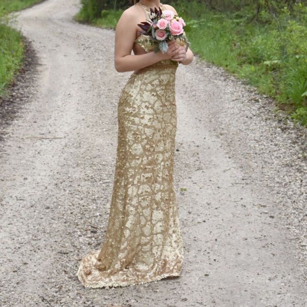 Gorgeous gold prom dress size 2! Only worn once!!